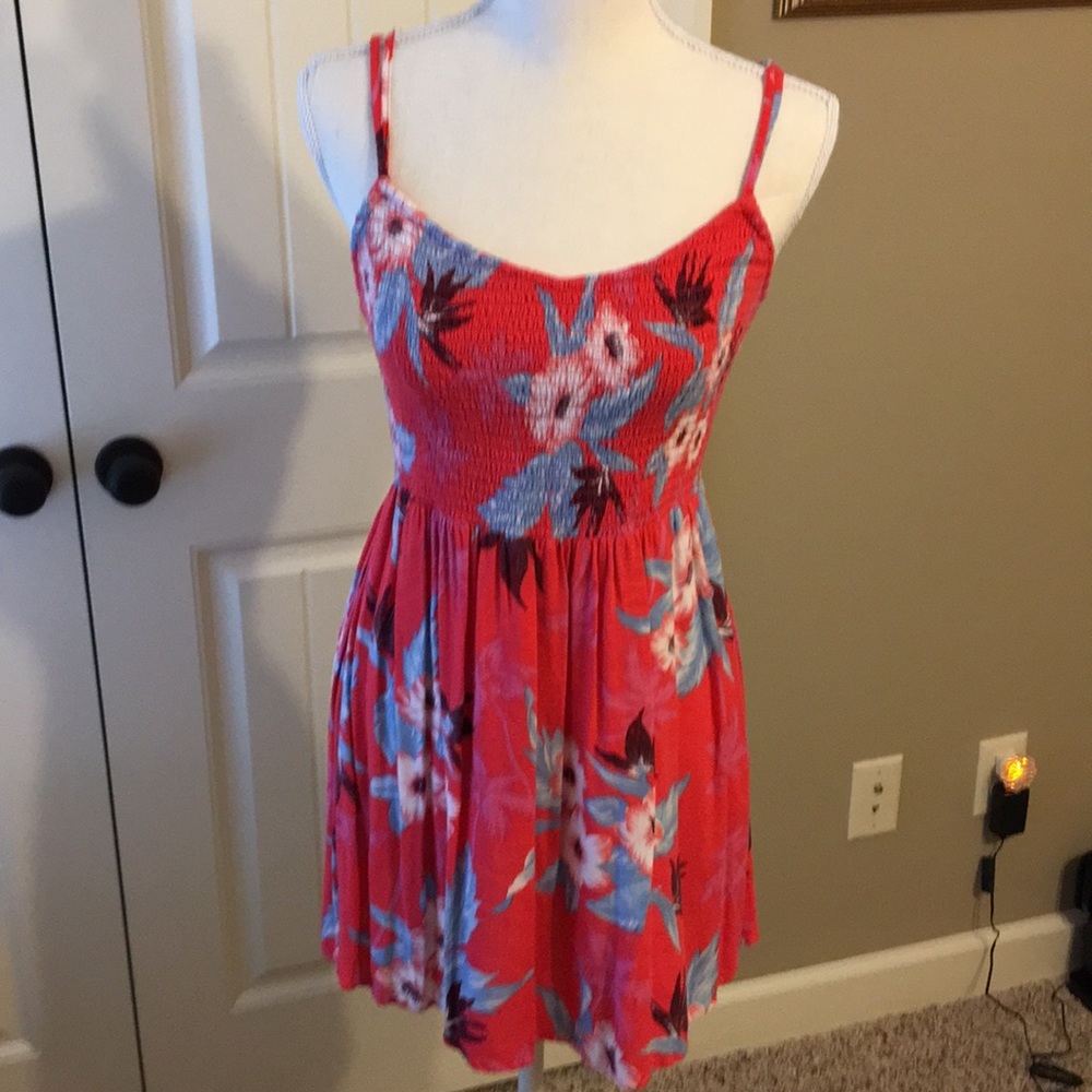 Adorable Hawaiian print summer dress,keyhole back